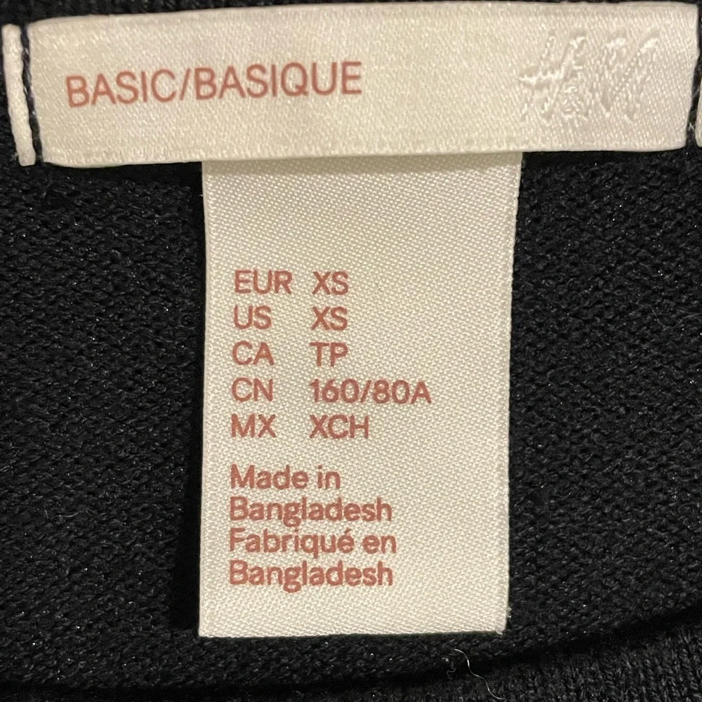 H&M Basic Crew Neck Cardigan Sweater Knit Long Sleeve Classic Black